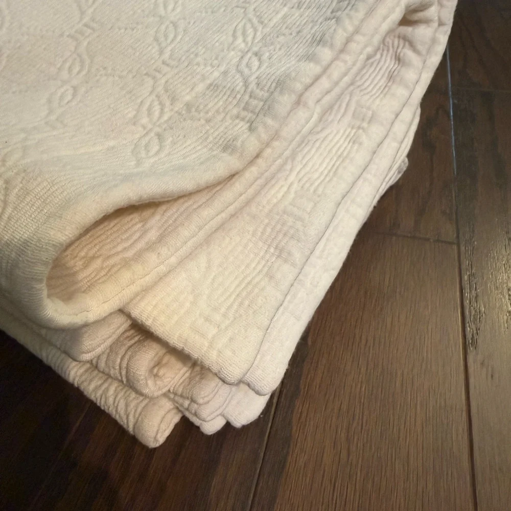 SFERRA LINEA CASA 2 KING Matelasse Ivory Pillow Shams